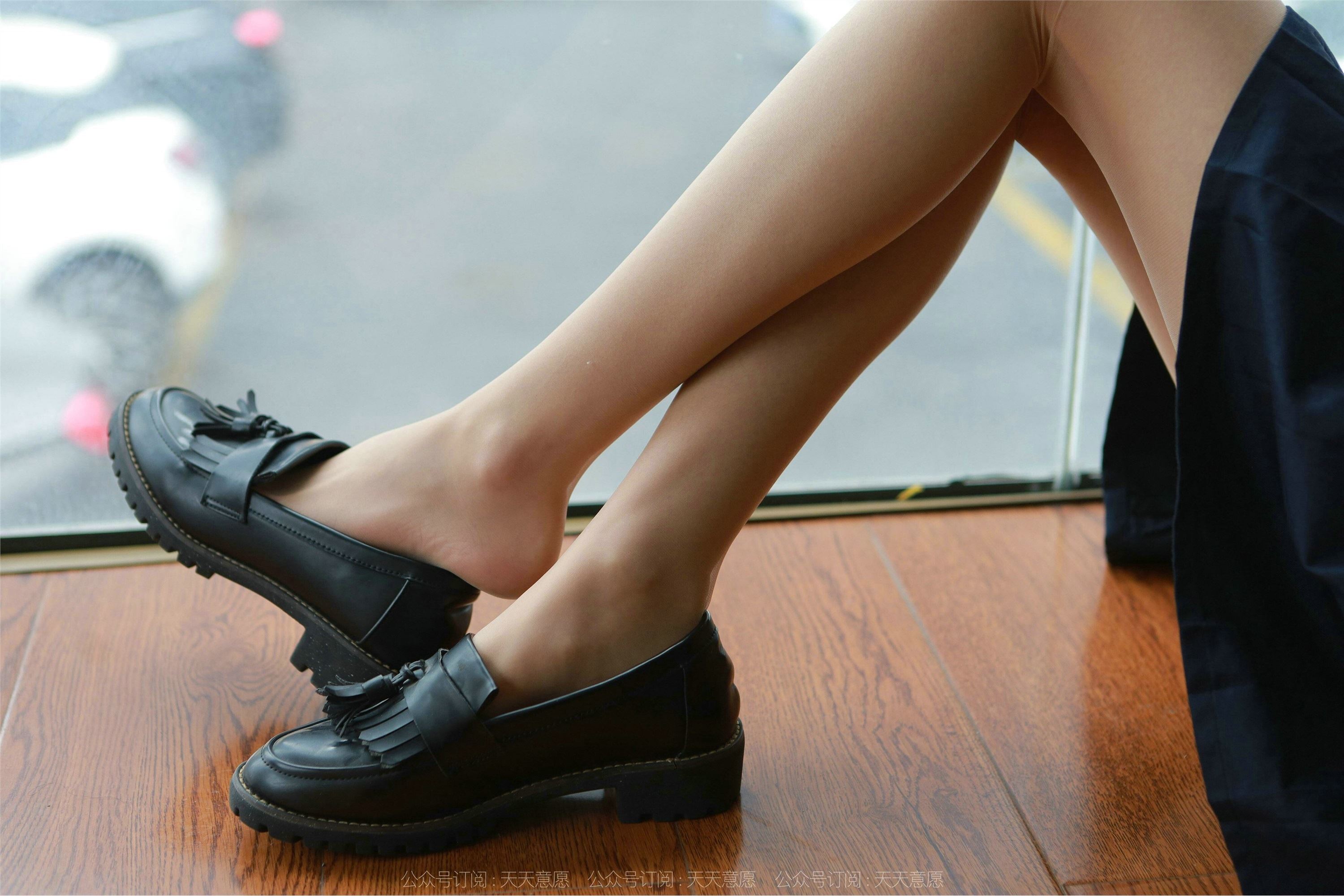 IESS异思趣向  2022.03.03 丝享家1018：团团《可爱JK装》